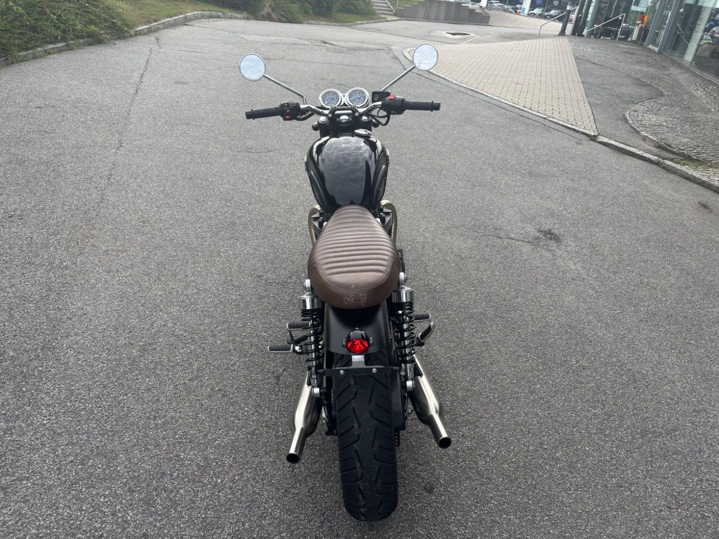Fahrzeugabbildung Triumph Bonneville T 100 aus erster Hand