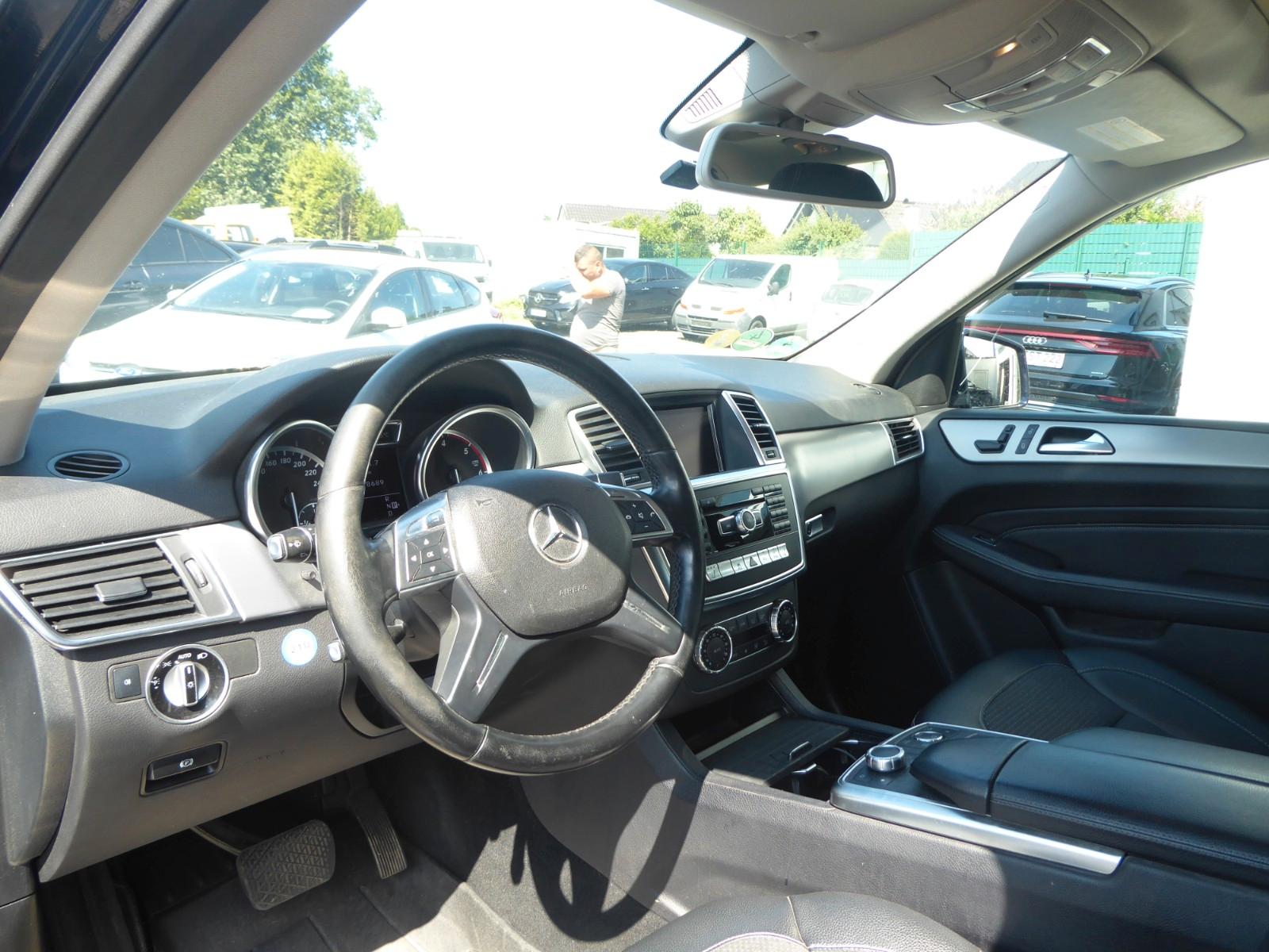 Mercedes-Benz ML 350 CDI BlueTec 4Matic Navi Pano Luftfahrwerk