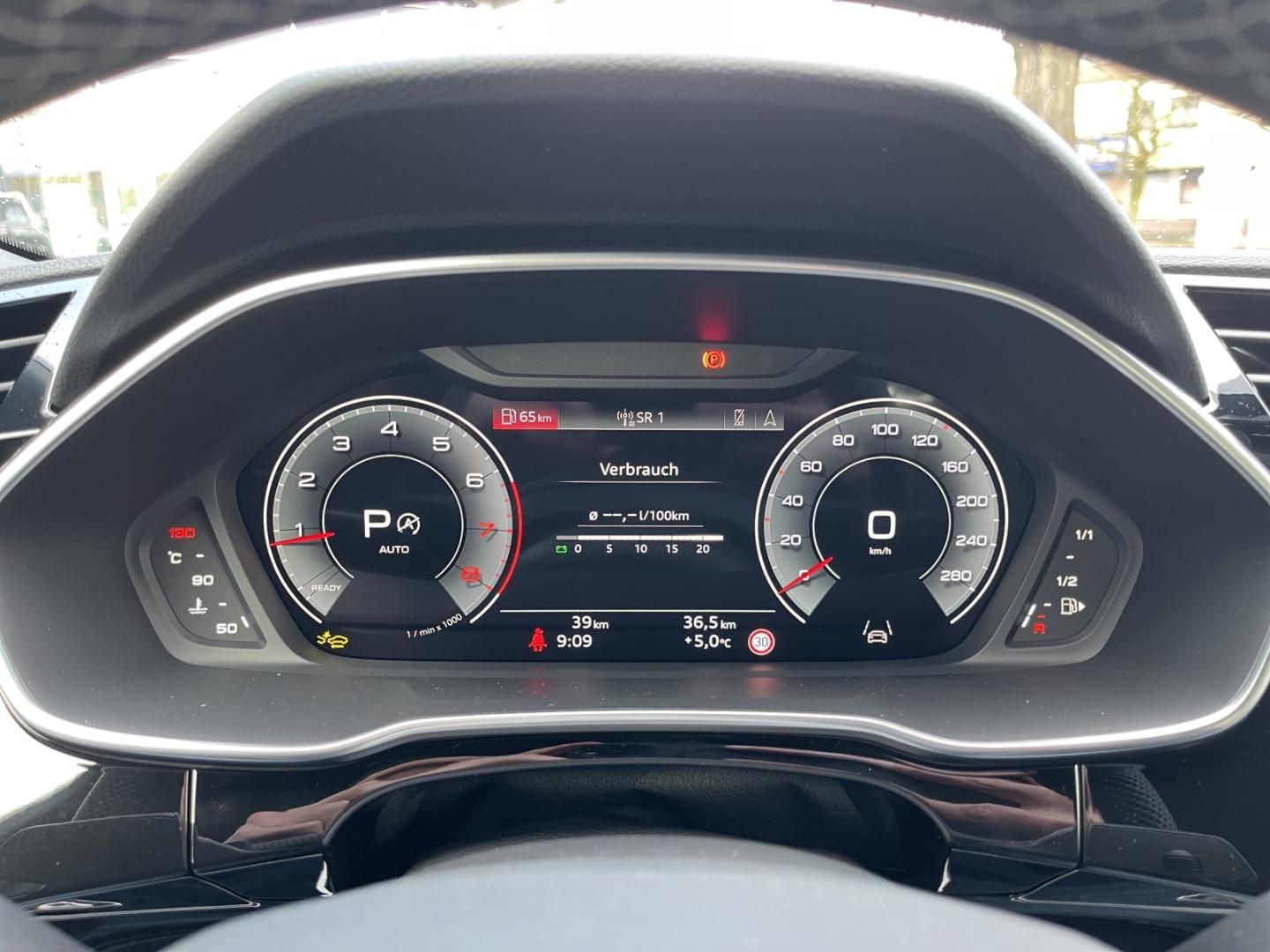 Fahrzeugabbildung Audi Q3 S line 40 TFSI quattro MATRIX, 20", Ass.paket