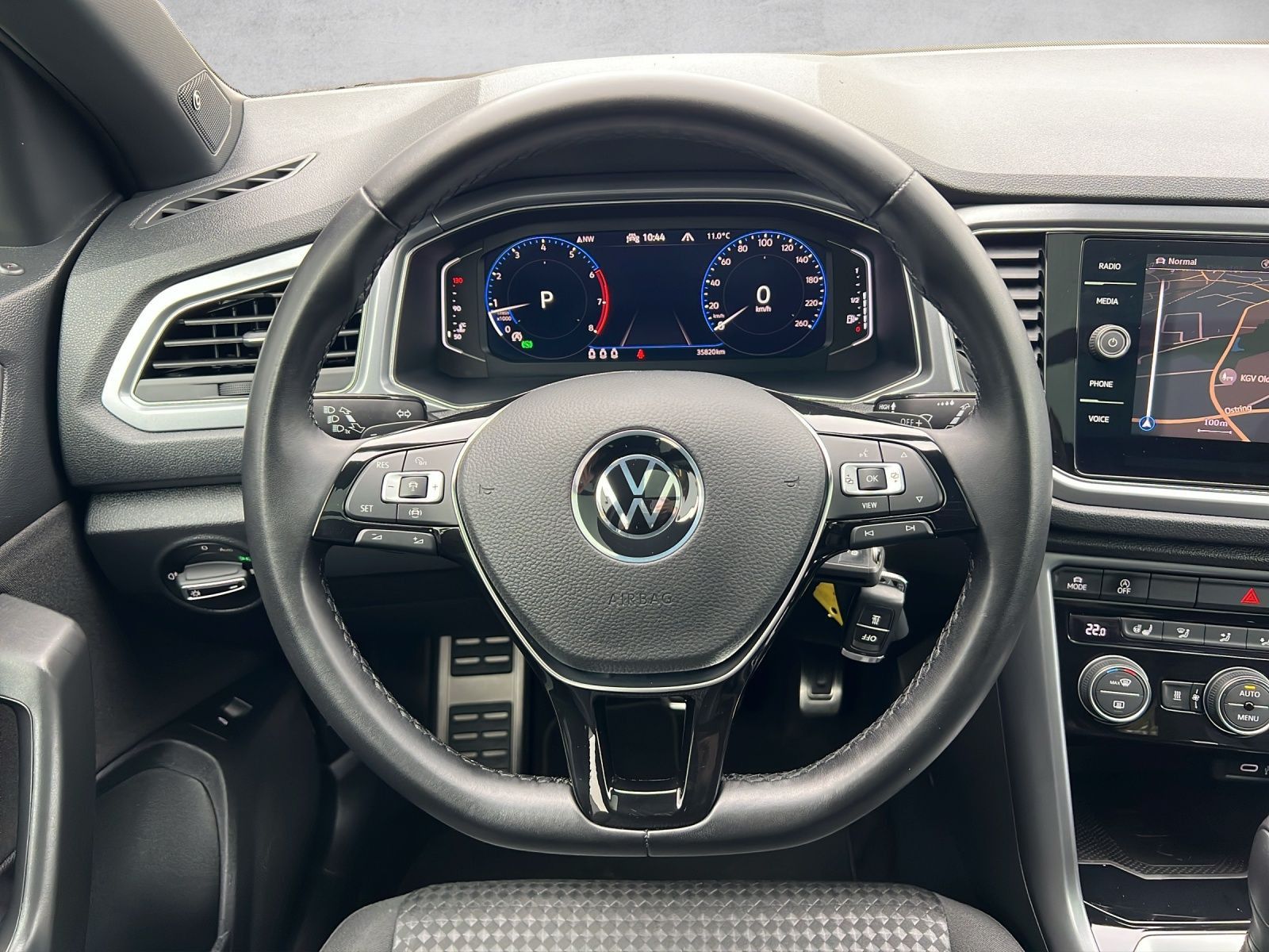 T-Roc Active 1.5 TSI DSG AHK*Navi*Pano*Standhzg.