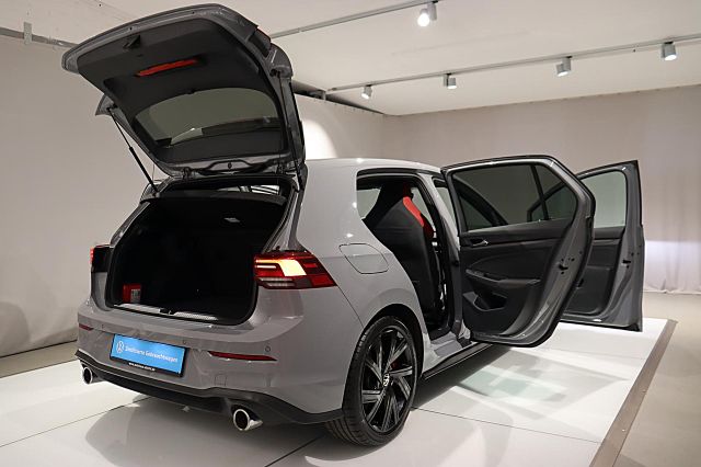 Golf GTI 2.0TSI DSG ACC KAMERA NAVI PANO SPORTFW