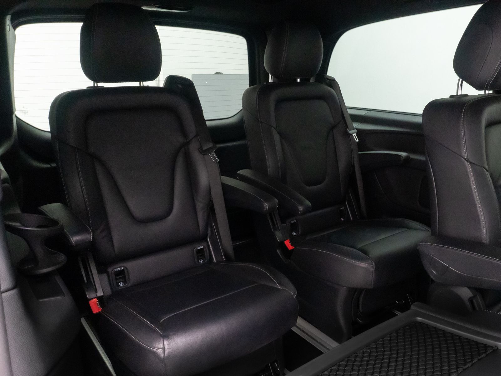 Fahrzeugabbildung Mercedes-Benz V 250 ACC Kamera Burmester AHK TischPaket 19Zoll