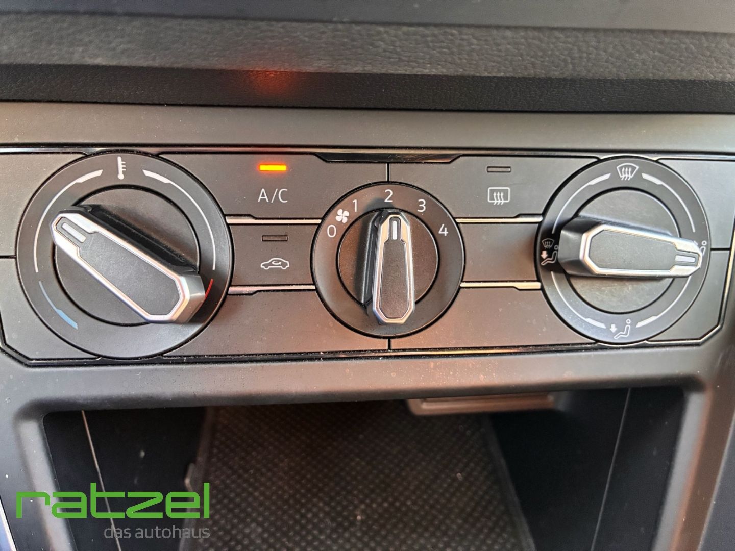 Fahrzeugabbildung Volkswagen Polo VI Life 1.0 TSI Navi Android