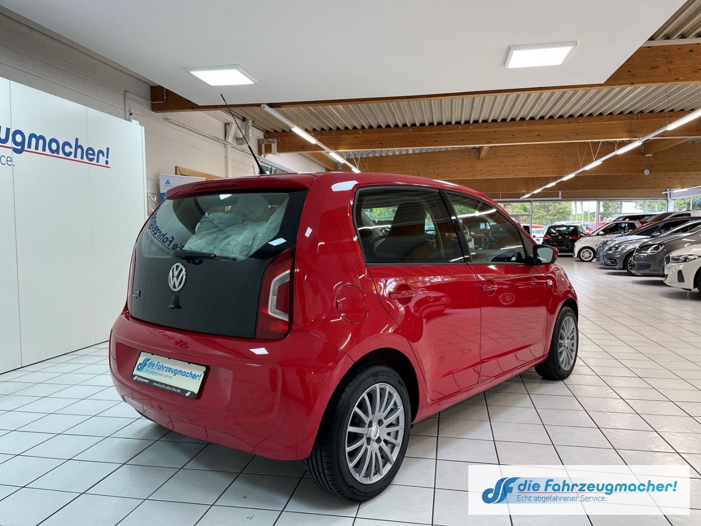 Fahrzeugabbildung Volkswagen up! move Navi Klimaautom SHZ Notbremsass. Temp P