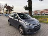 Hyundai i10 1.0 Automatik TÜV / KLIMA - Hyundai i10 Gebrauchtwagen in Frankfurt