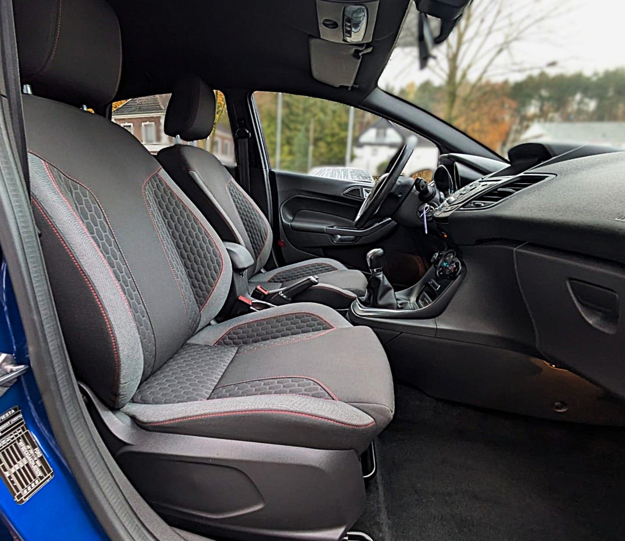 Fahrzeugabbildung Ford Fiesta ST-Line KLIMAAUT NAVI SITZH. 1.Hd