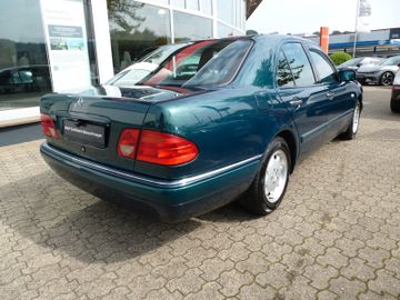 Mercedes E 230 - 5