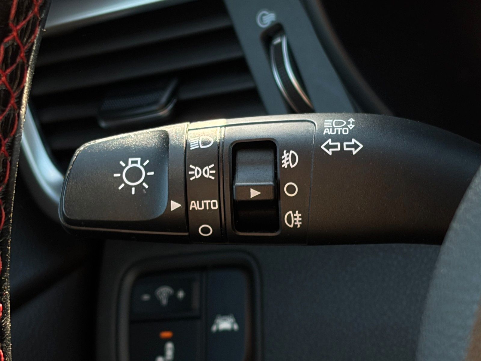 Fahrzeugabbildung Kia Optima SW 1,6 T-GDI DCT GT Pano H&K ACC SHZ LHZ