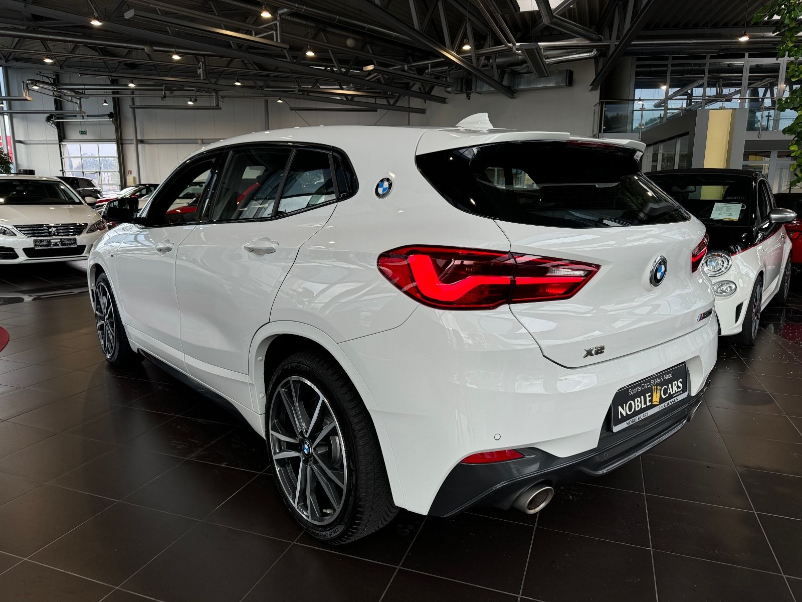 Fahrzeugabbildung BMW X2 M35 i Allrad M Sport HUD LED NAV SHZ