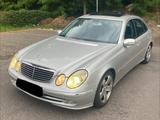 Mercedes-Benz E 240 4 AVANTGARDE Automatik Leder Navi - Mercedes-Benz E 240 Gebrauchtwagen in Berlin