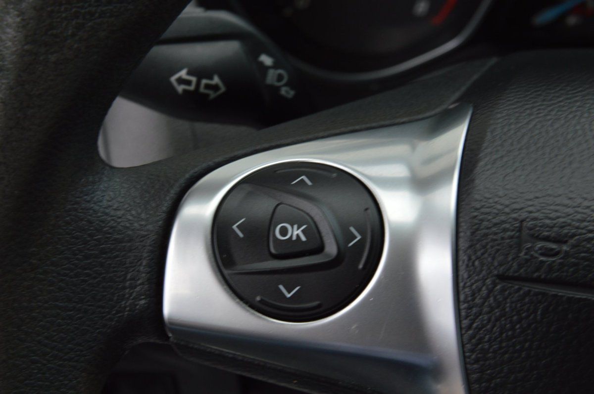 Fahrzeugabbildung Ford Focus Turnier   Trend SHZ Frontscheibenheizung
