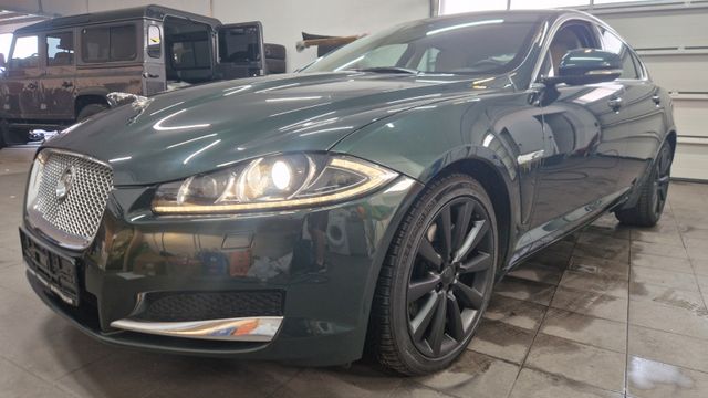 Jaguar XF 3.0 V6Diesel Navi Xenon Leder Glasdach Kamera