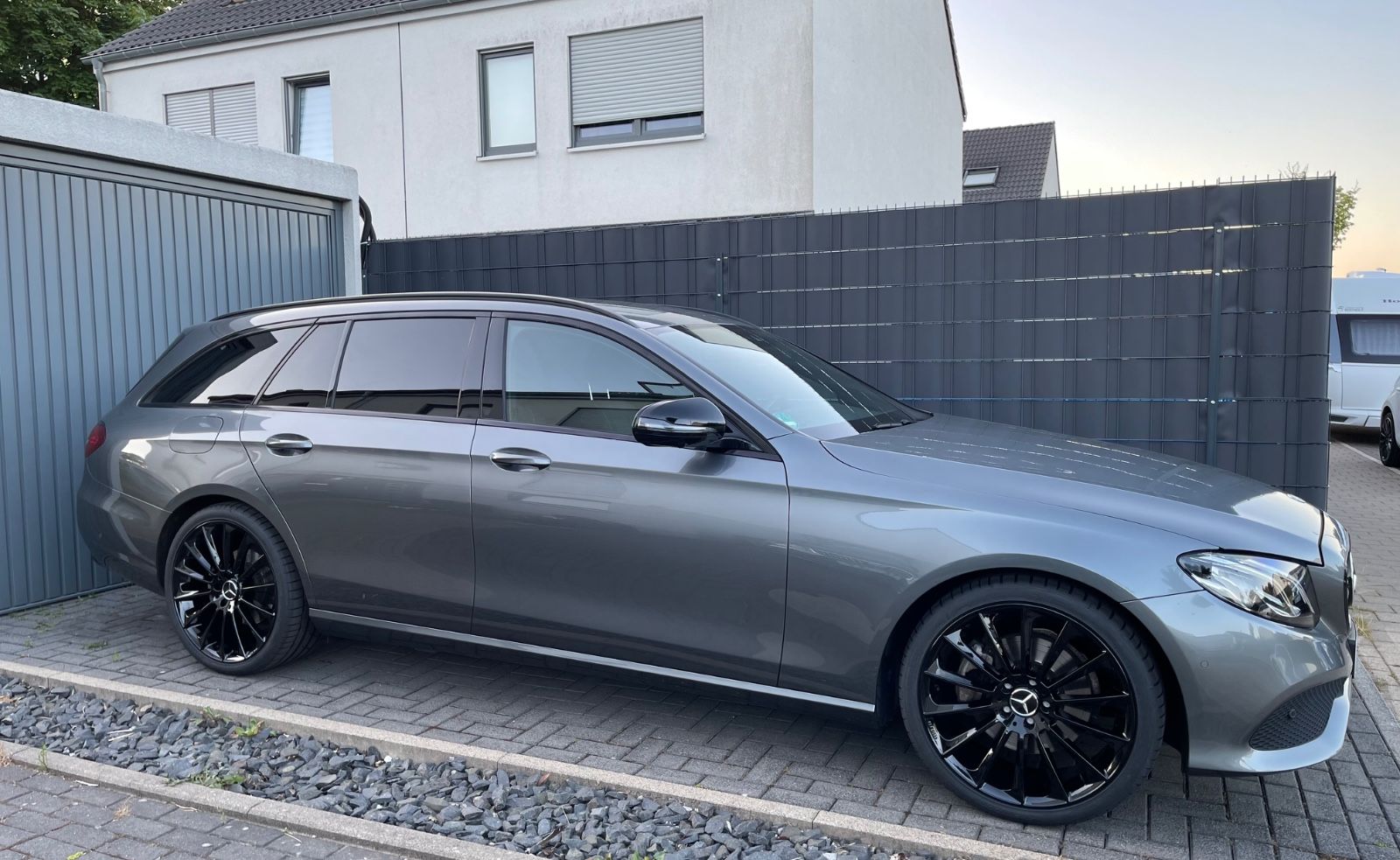MERCEDES-BENZ E 220 d T AMG Sportstyle WIDESCREEN 360 NIGHT 
