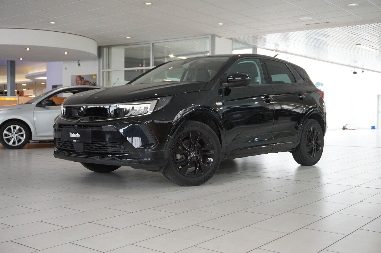 Fahrzeugabbildung Opel Grandland (X) 1.2T GS SPORT NAVI/LED/VIRT./DAB+
