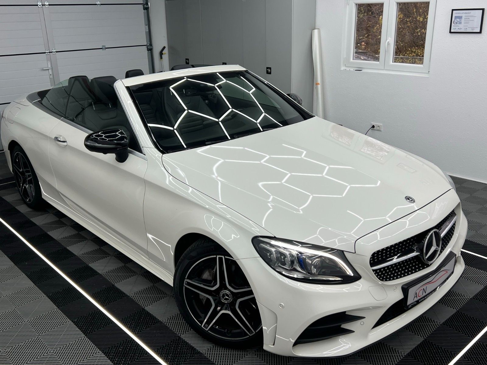 Fahrzeugabbildung Mercedes-Benz C 300 Cabrio AMG-LINE/VRTL COCPIT/360*/BURMESTER