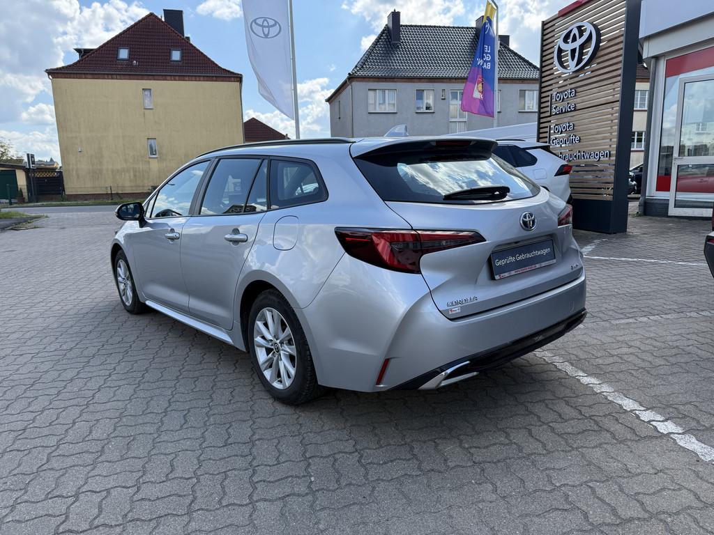 Toyota Corolla Touring Sports 1.8 Hybrid Business Editi