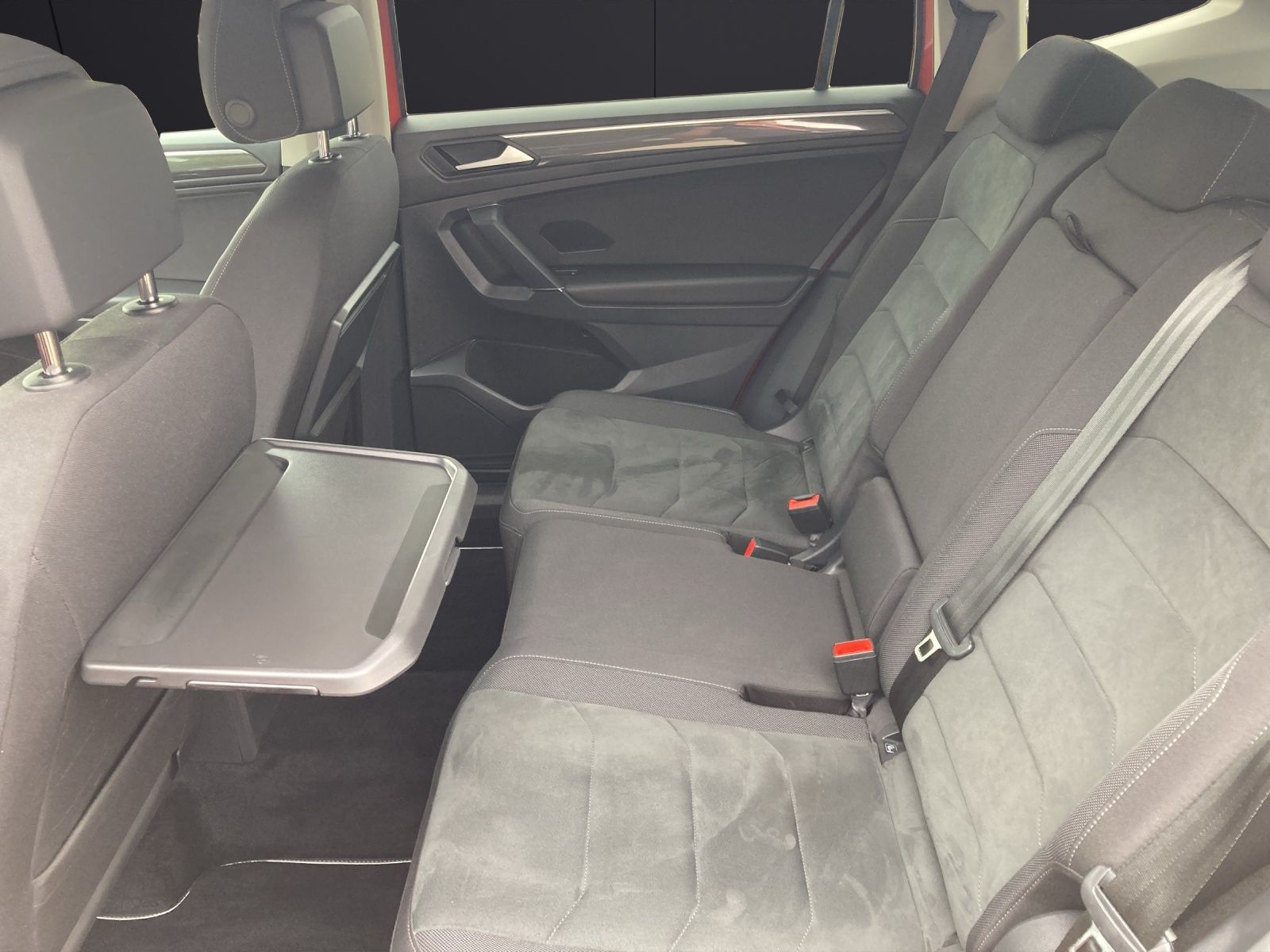 Fahrzeugabbildung Volkswagen Tiguan Allspace TDI Highline DSG 4M STH LED AHK