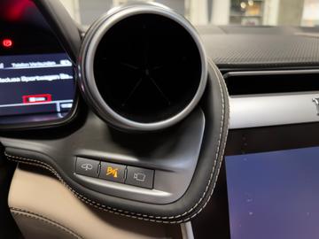 صورة مصغرة 41 لـ 2016 Ferrari GTC4LUSSO