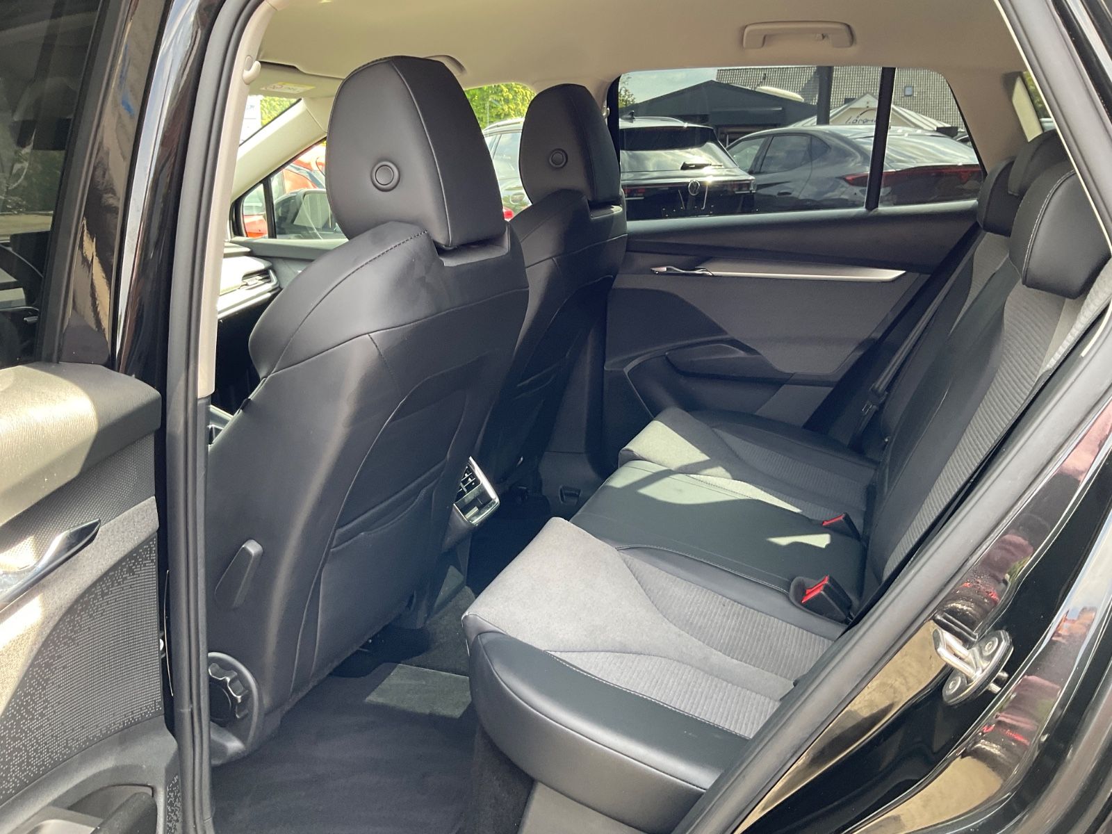 Fahrzeugabbildung SKODA Enyaq 60,Kamera,Navi,LED,KAMERA