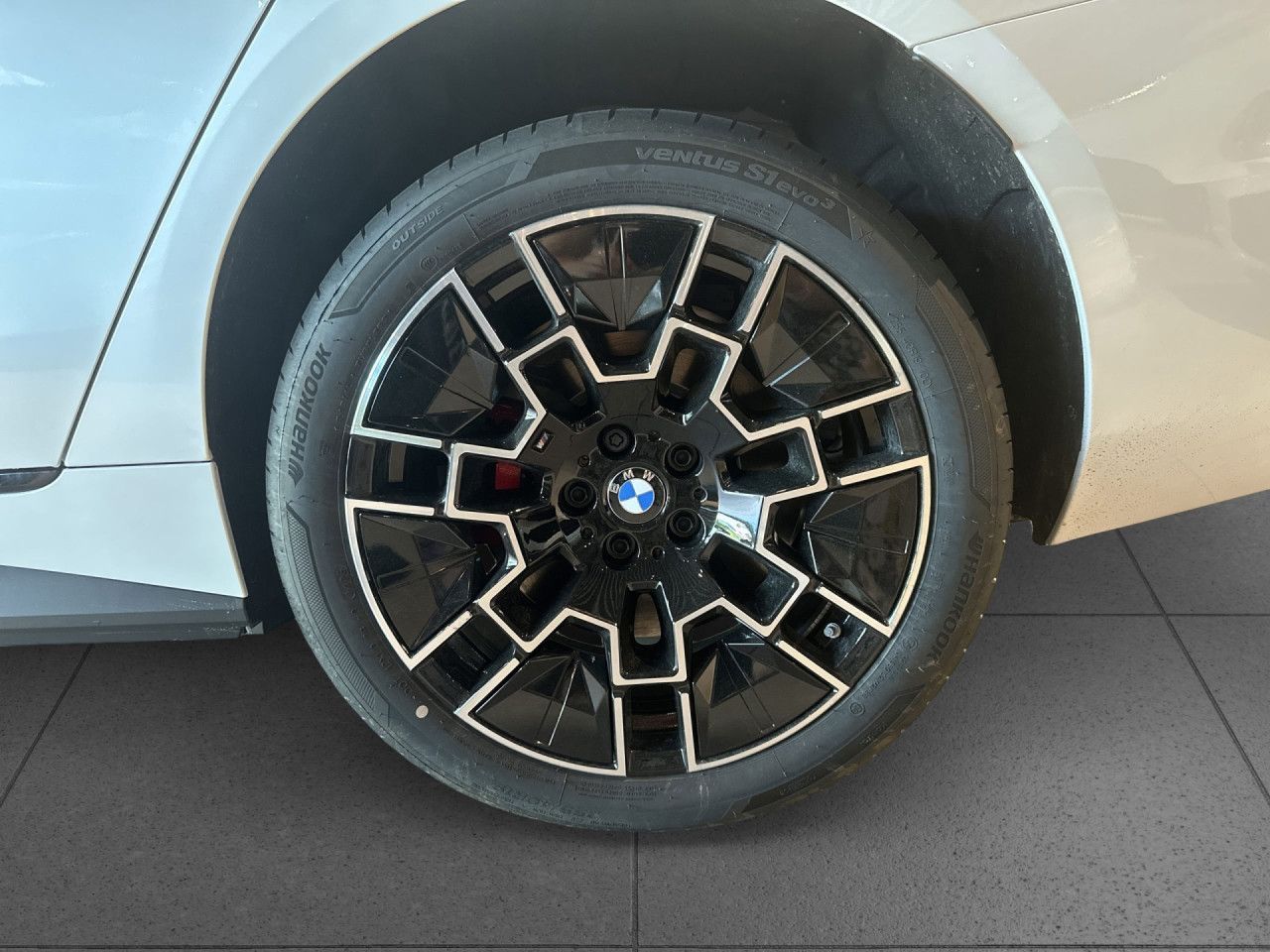 BMW i4 - Bild 19