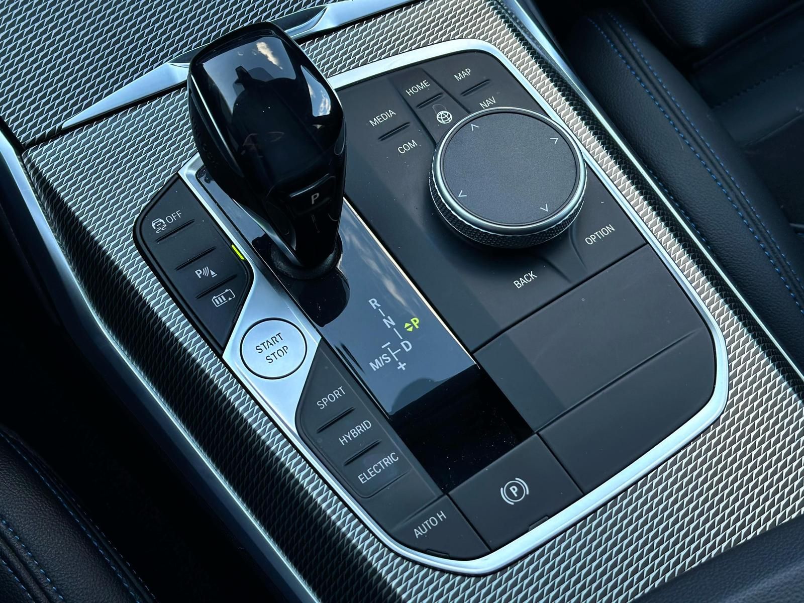 BMW 330e Touring M SPORT PAKET LED#KEYLE#SPUR#NAVI - Image 15