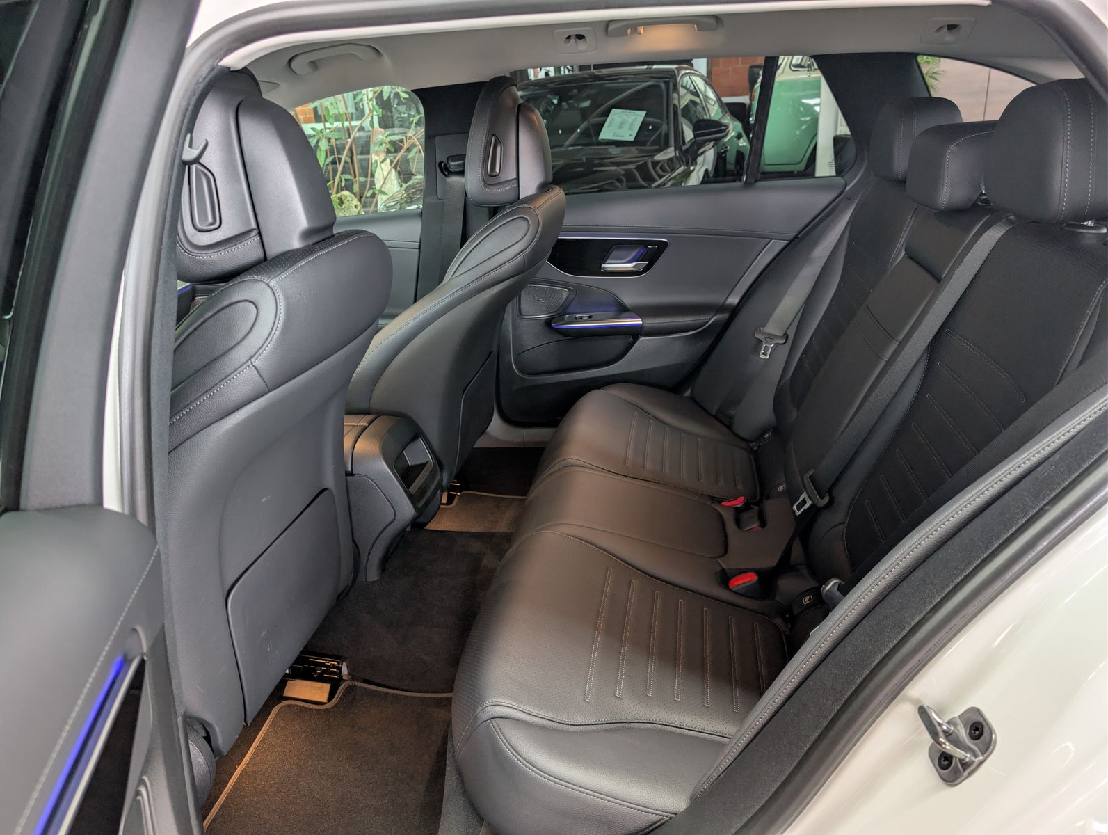 Fahrzeugabbildung Mercedes-Benz C 200 d T 2xAMG NIGHT AHK ACC SOUND MBUX+ LEDER