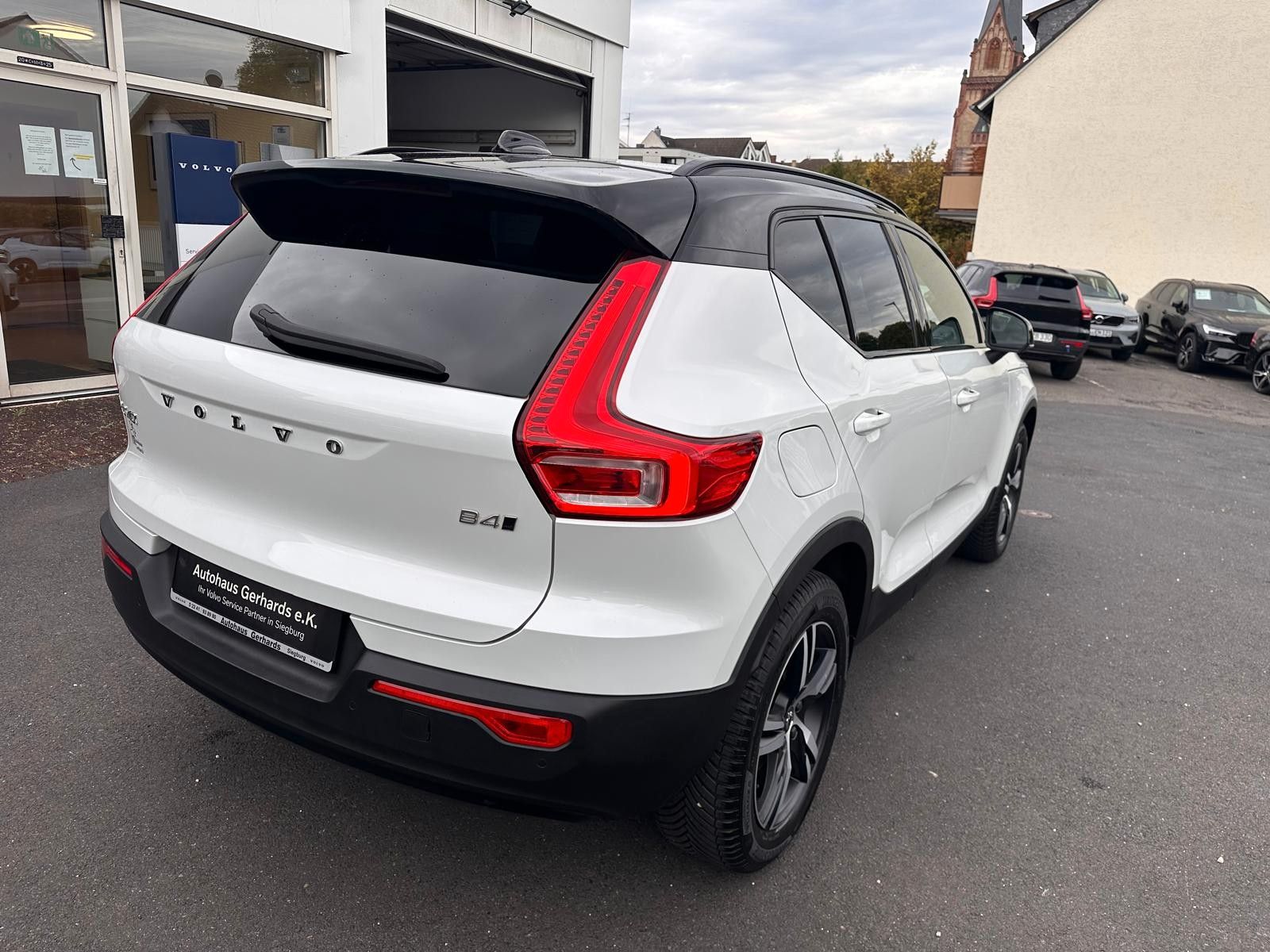 Volvo XC40 B4 R-Design AWD AHK BLIS ACC Standheiz.Kam foto 6