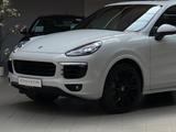 Porsche Cayenne S Diesel|SportDes|Kamera|Panorama|Navi - Porsche Cayenne Gebrauchtwagen in Mannheim