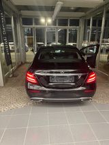 Mercedes-Benz E 200 AVANTGARDE Autom. AVANTGARDE - : Privatanbieter, Auto