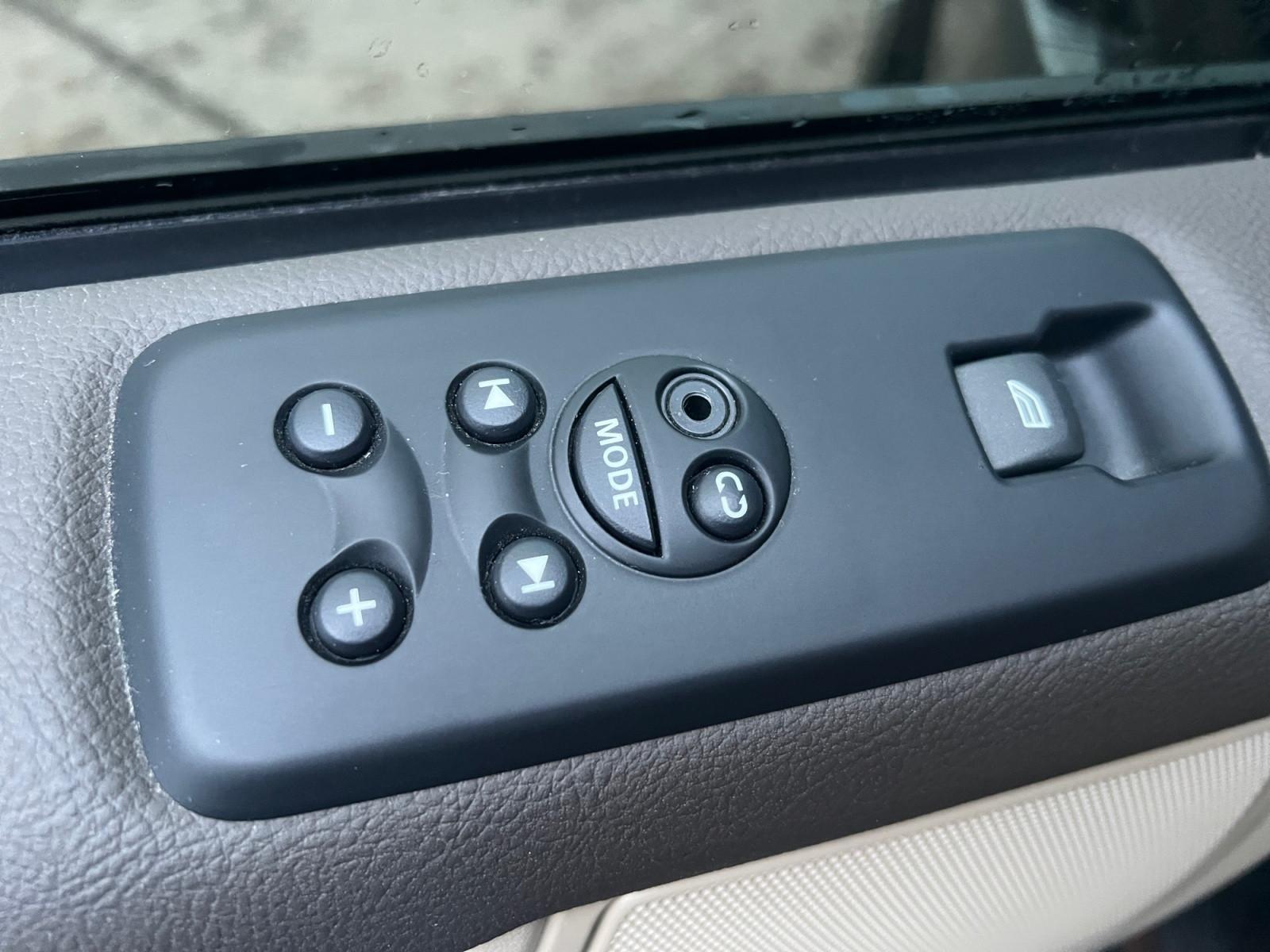 LAND ROVER DISCOVERY 4 SDV6 HSE 3.0 V6 245ch 4X4 - 7 PLACES - TOIT OUVRANT - CUIR - CAMÉRA 360° - SUSPENSION PNEUMATIQUE