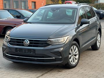Volkswagen Tiguan - 3