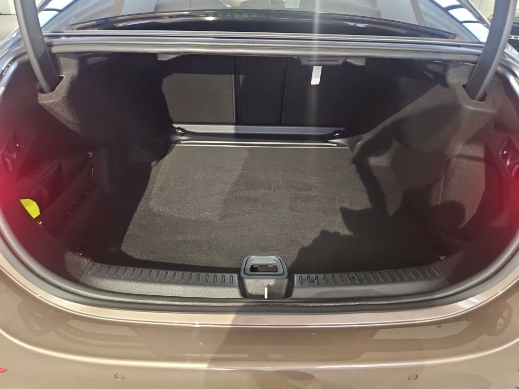 Fahrzeugabbildung Mercedes-Benz E 200 AMG Night Distronic+ Sitzklima LED KeyLess