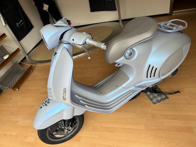 Vespa 946 Snake E5+