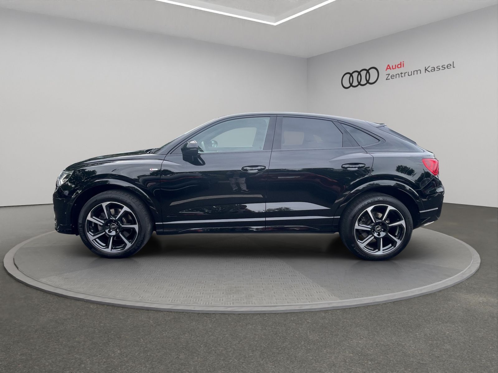 Audi Q3 SB 40 TFSI qu. S line LED AHK PDC+ StandHZG foto 3