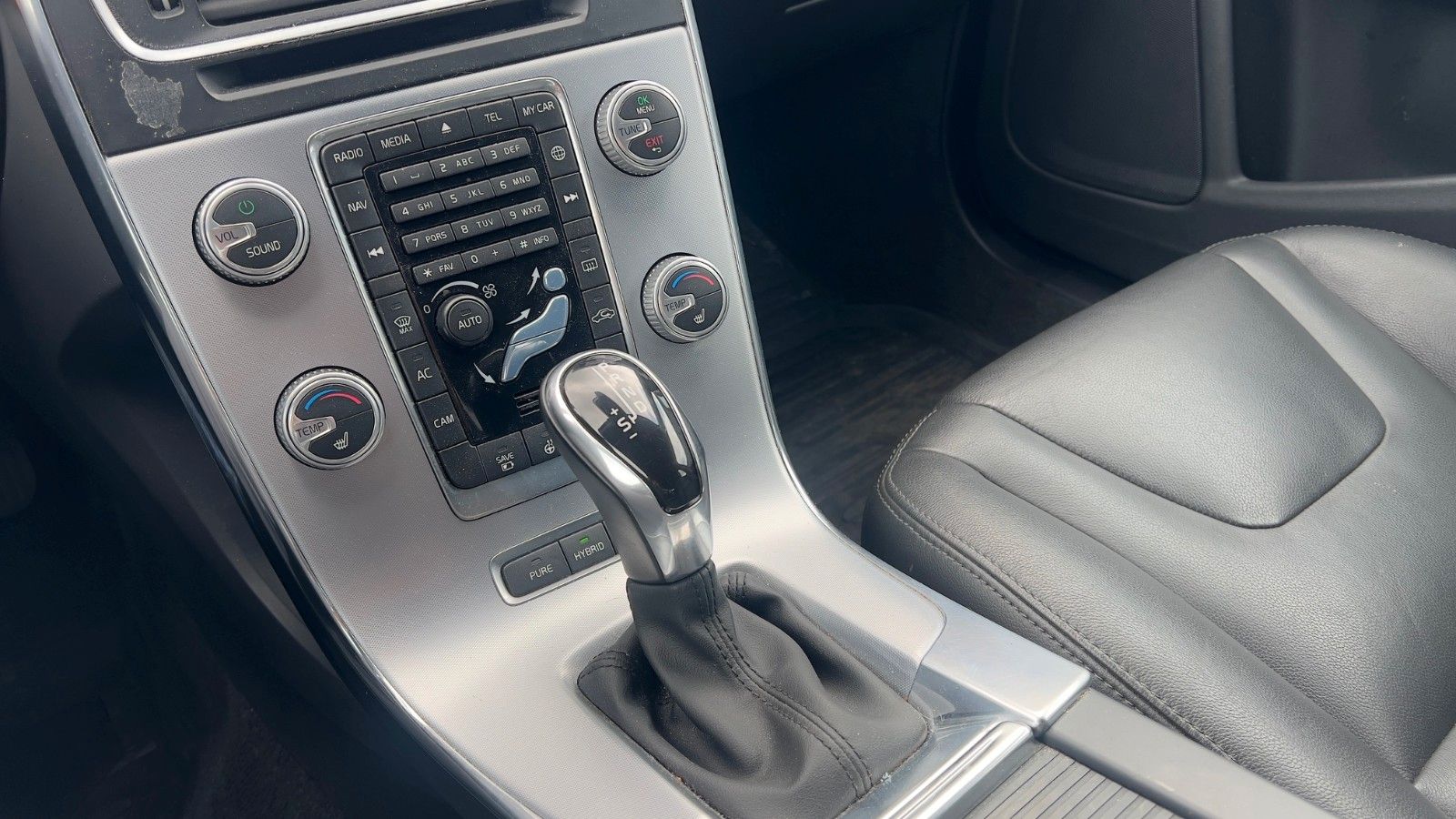 Fahrzeugabbildung Volvo V60 Kombi Summum AWD*Mietkauf*GSD*TEMP*RFK*