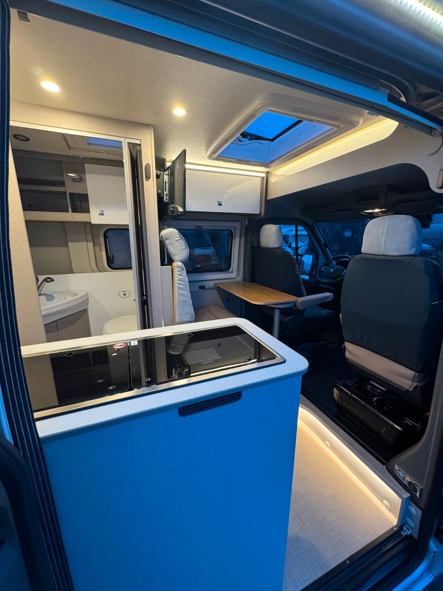 Fahrzeugabbildung Bürstner Delfin C 621 Limited - Garantie - Motorradbühne!