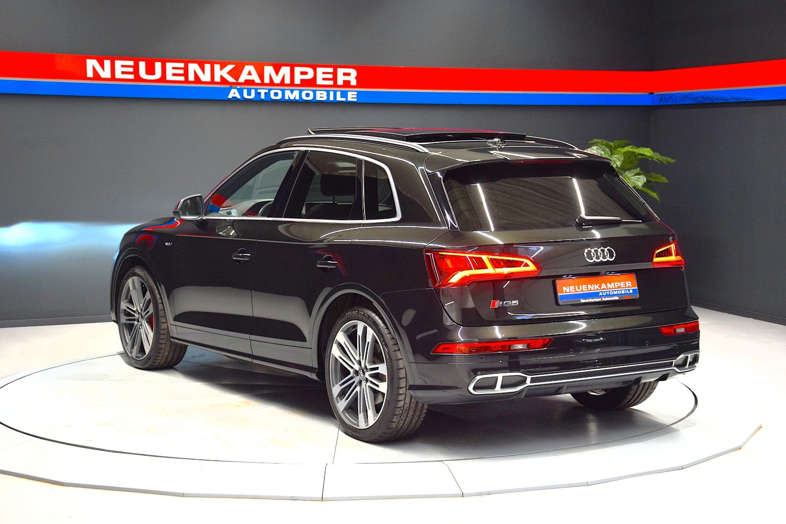 Fahrzeugabbildung Audi SQ5 3.0 TFSI quattro Pano Luft HuD ACC Virtual
