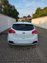 Kia cee'd / Ceed 1.6 CRDi Dream Team Edition  - gebrauchte Kia cee'd / Ceed aus dem Jahr 2014
