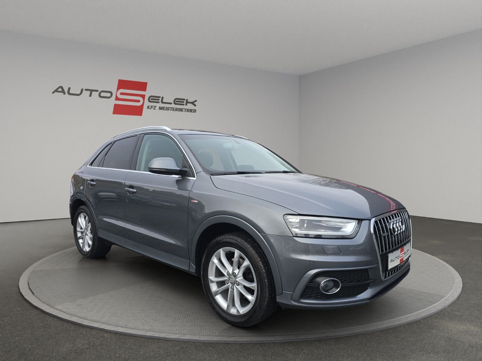 Fahrzeugabbildung Audi Q3 2.0 TDI quattro S-Line Automatik/Navi/PDC/