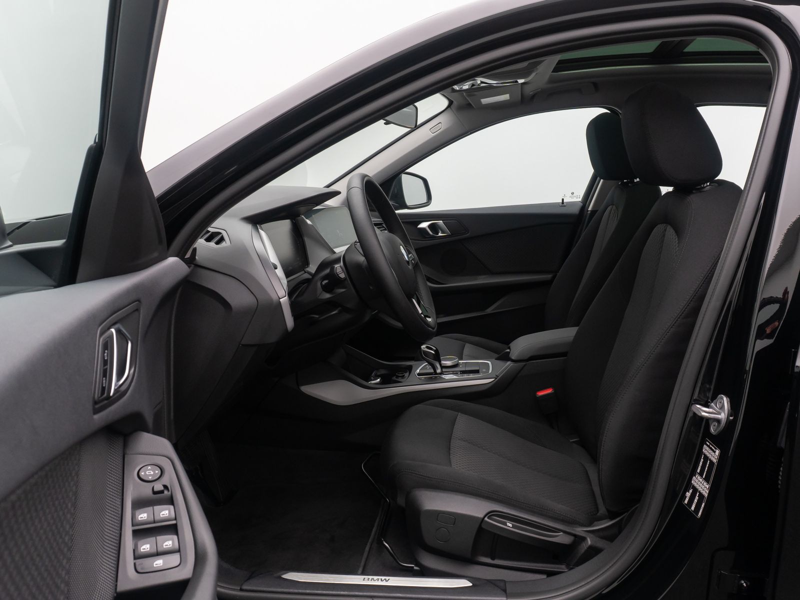 Fahrzeugabbildung BMW 120i GeschwindigReg PDC LED DAB Panorama WLAN