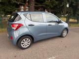 Hyundai i10 1.0 blue Classic - Hyundai i10: Blue