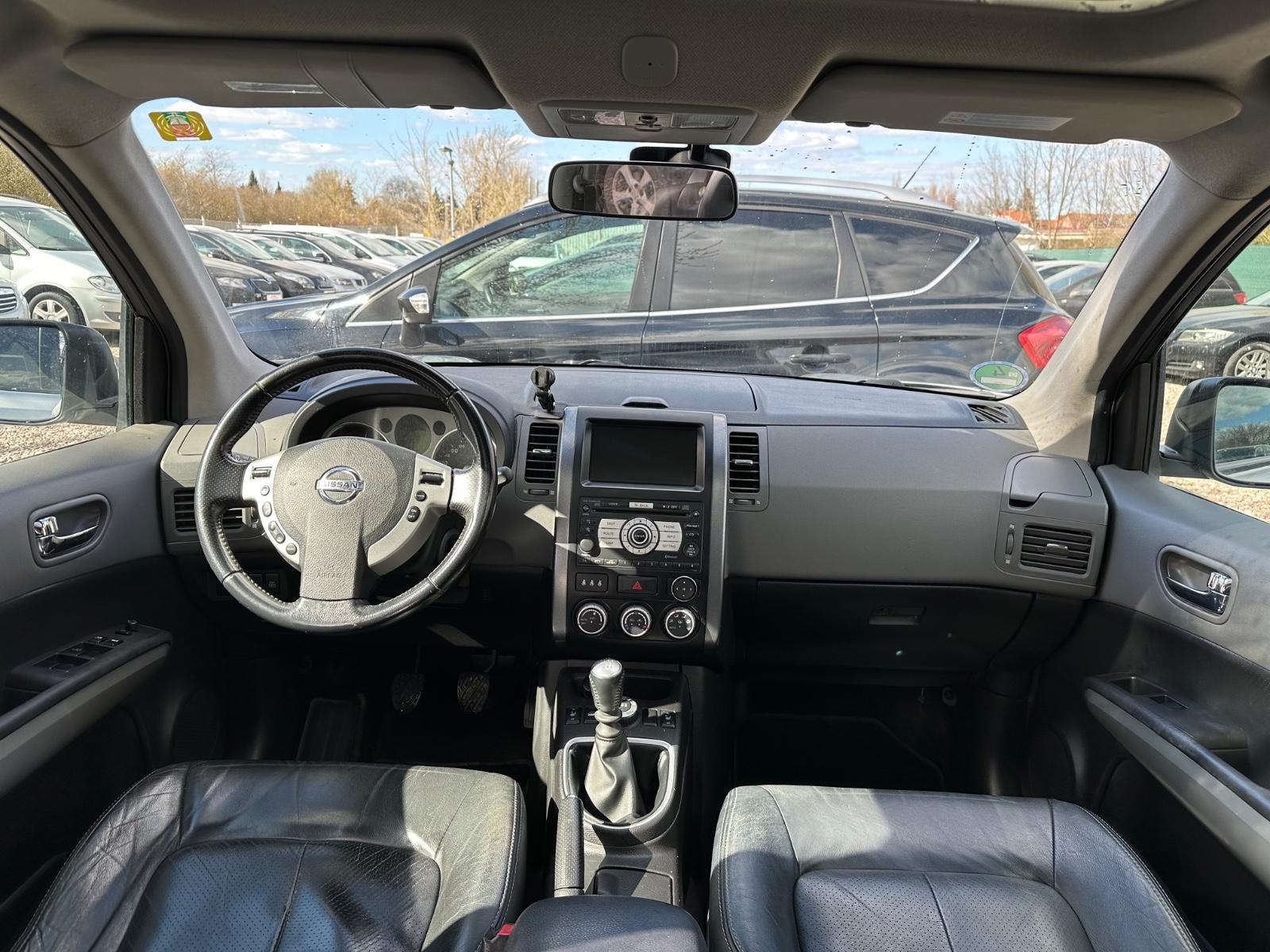 NISSAN X-TRAIL LE 4X4 2.0 DCi 173CH BVM - TOIT OUVRANT PANORAMIQUE - VOLANT EN CUIR - CT à jour