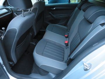 Fahrzeugabbildung SKODA Fabia Combi Style NAVI DAB PDC TELVOR 1.H