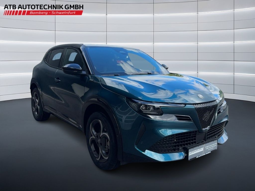 Fahrzeugabbildung Alfa Romeo Junior Ibrida Sport Speciale MATRIX WINTER NAVI
