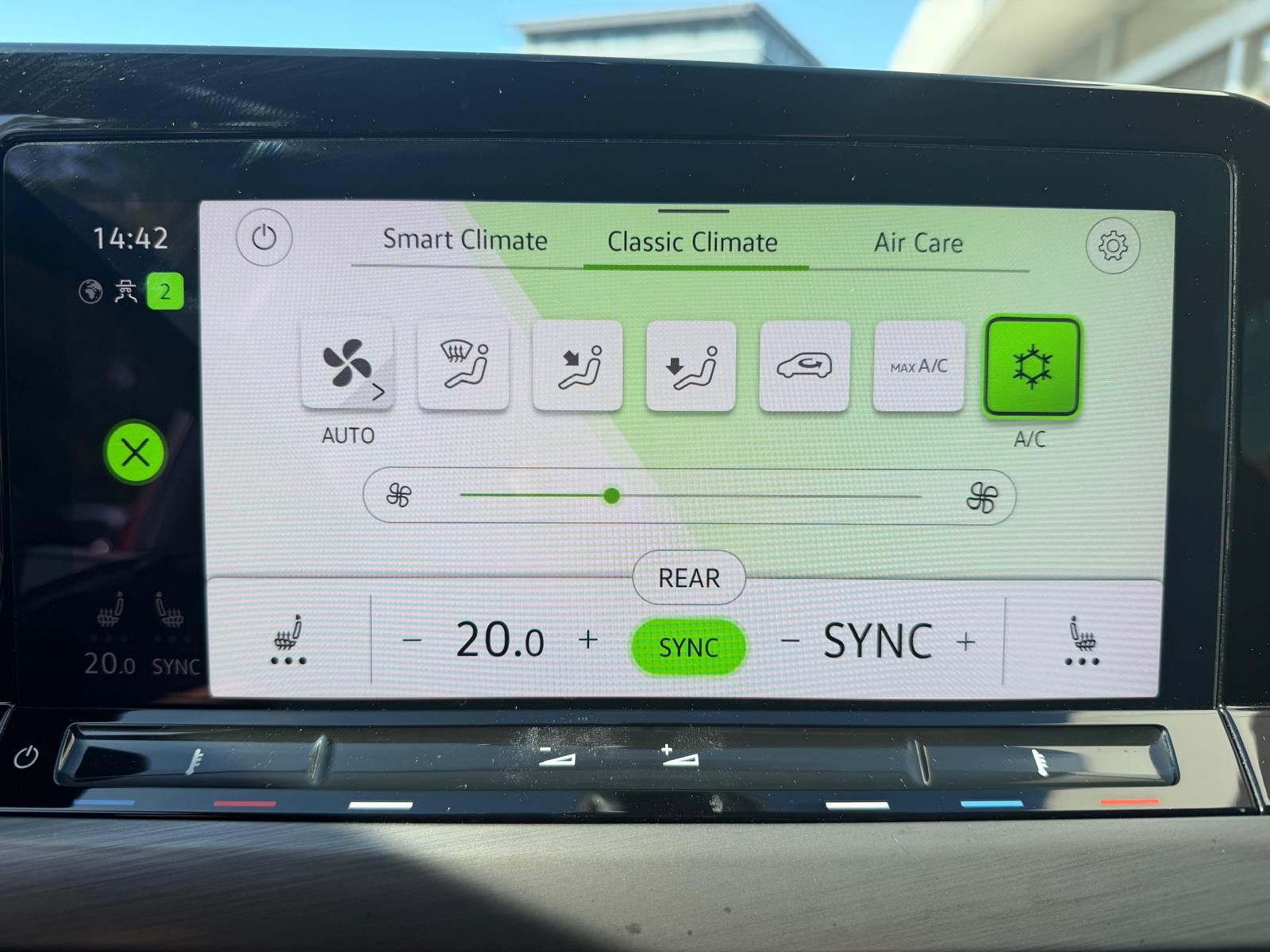 Fahrzeugabbildung Volkswagen Golf 1,5 eTSI Style >VIRTU+MEMO+LED+MASS+SHZ+ACC