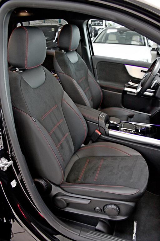 Mercedes-Benz GLA 220