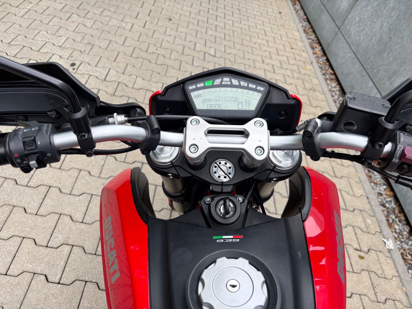 Fahrzeugabbildung Ducati Hypermotard 939