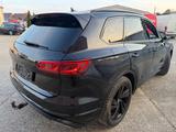 Volkswagen Touareg 3.0 V6 TDI 210kW 4MOT Tiptr. R-Line ... - VW Touareg Unfallwagen