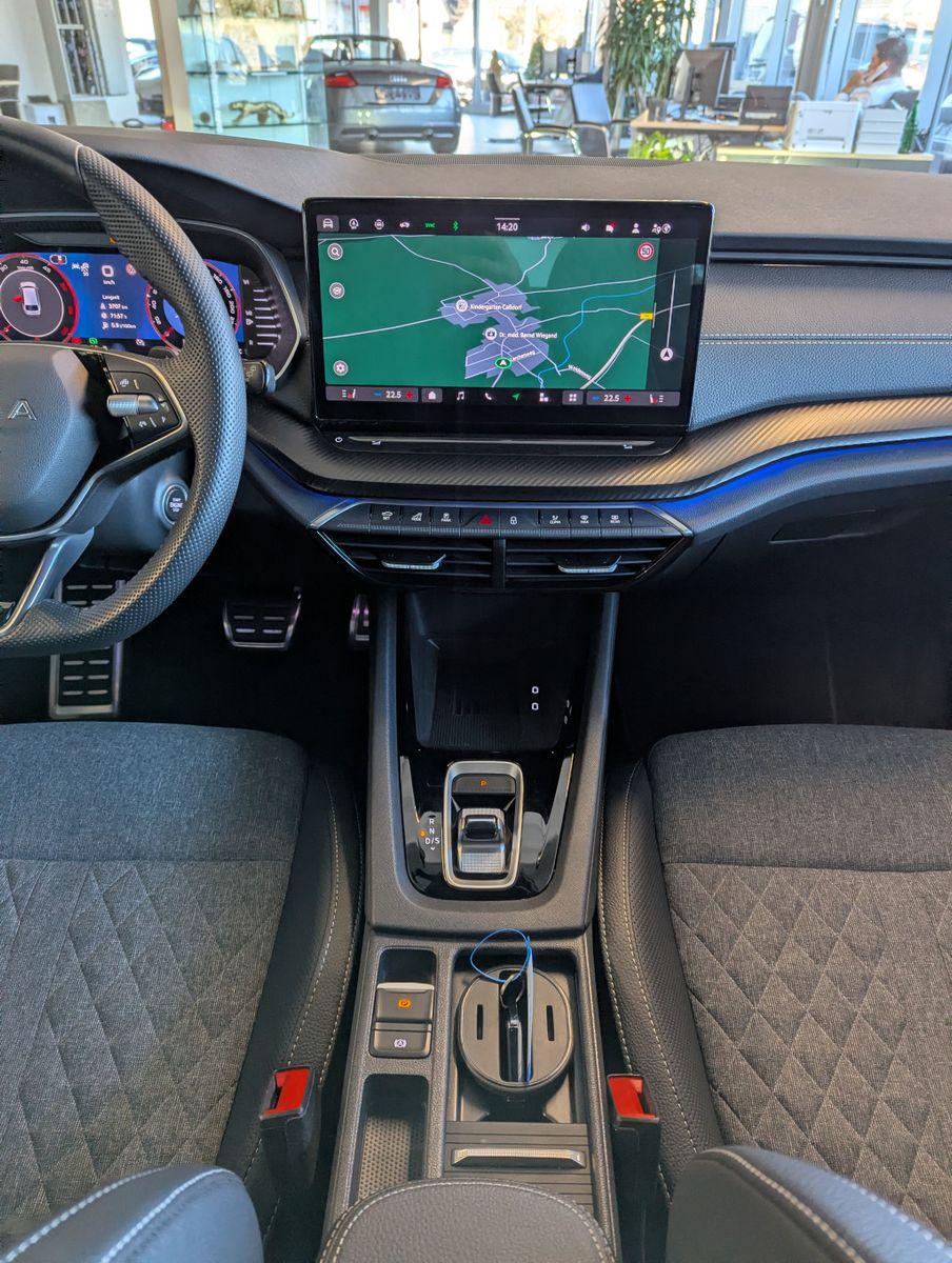 SKODA Octavia 2.0 TDI DSG Sportline Matix Assist+ 18" - Image 19