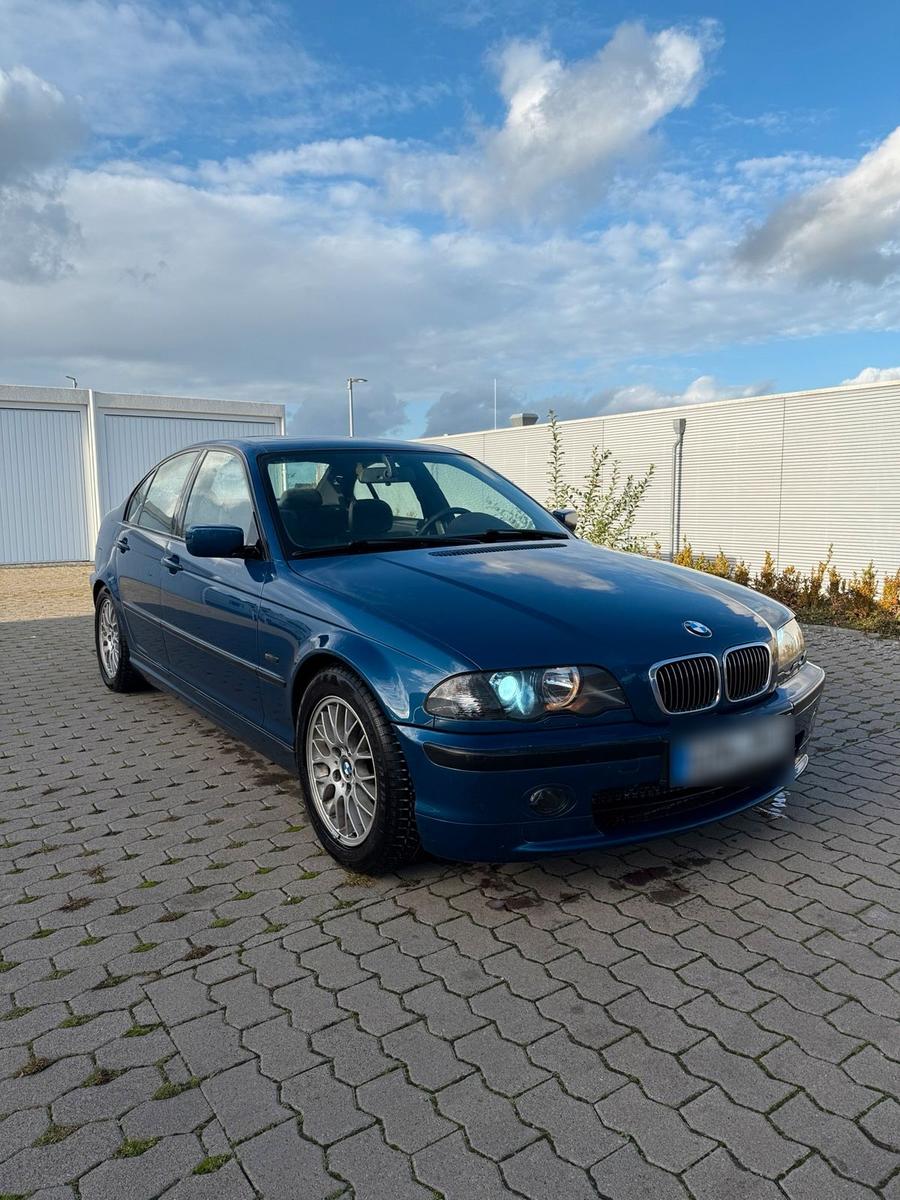 BMW 320